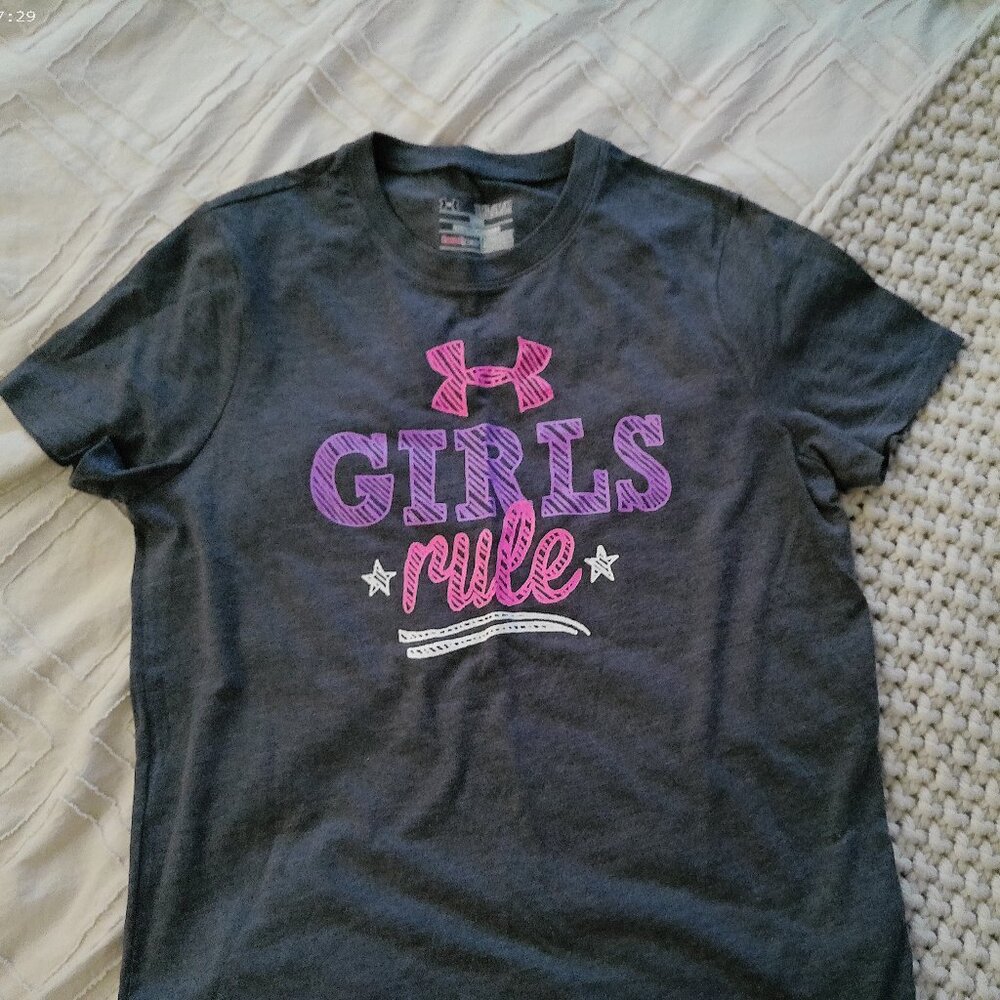 Girl's Under Armour T Shirt